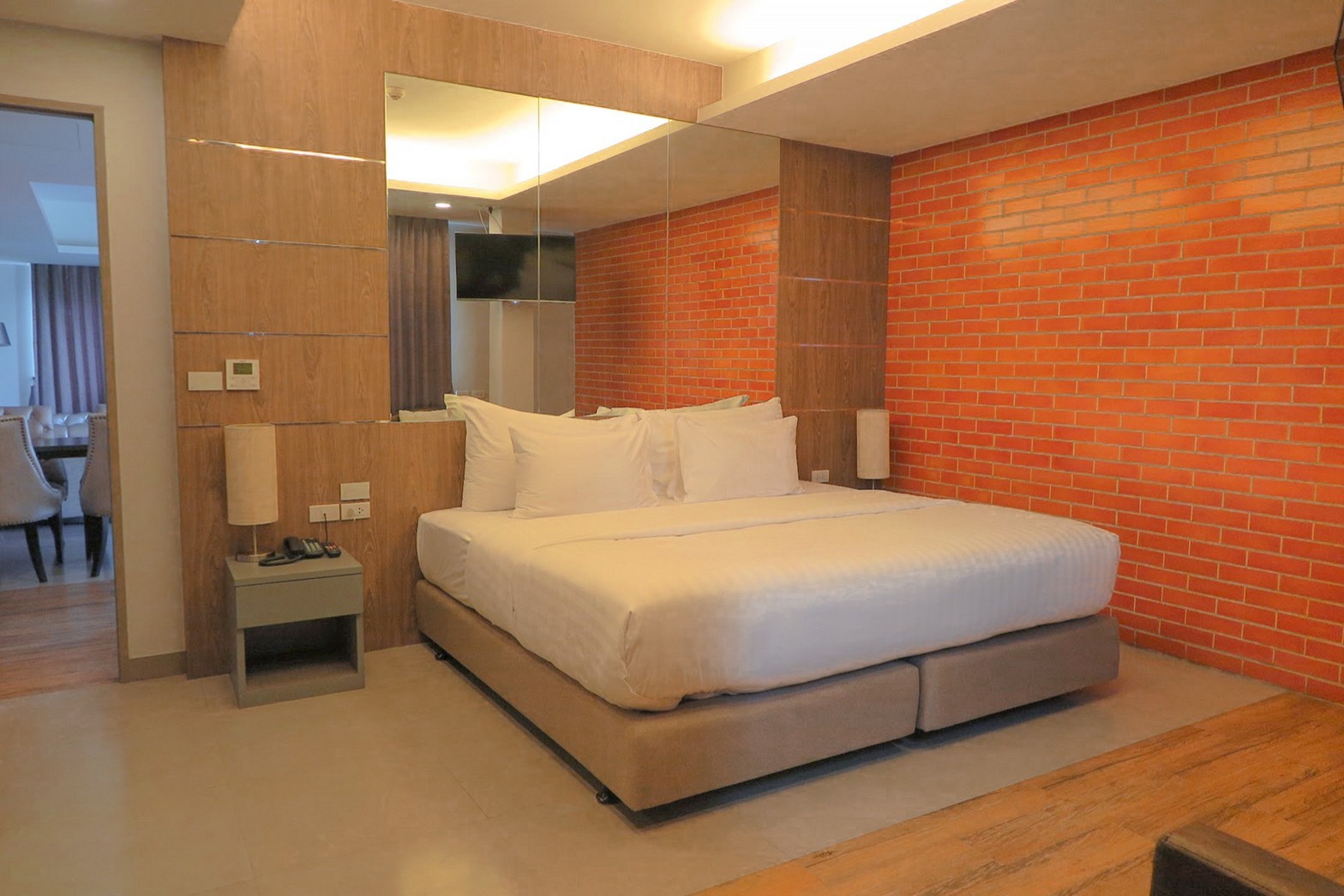 V20 Boutique Hotel